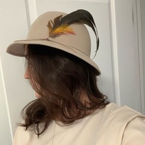 Vintage felt fedora with feather detail